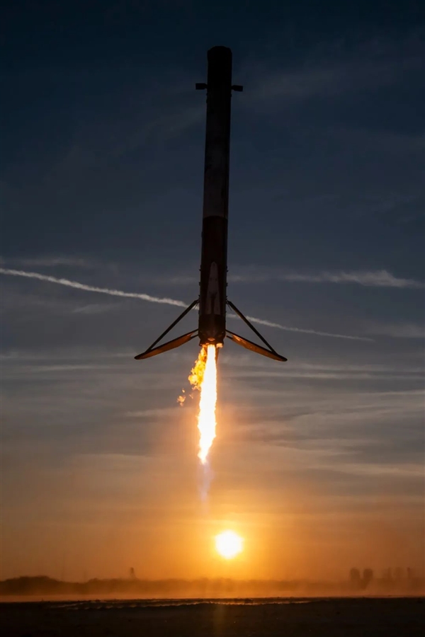 SpaceX 13小时内创纪录3连发！拯救被困宇航员、一箭74星