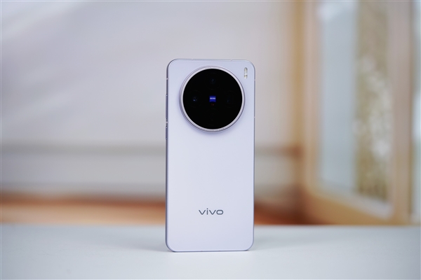 vivo X300影像旗舰规格首曝:2亿大底主摄、潜望长焦也换了