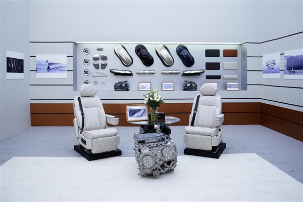 全尺寸旗舰SUV、国产“迈巴赫GLS”！岚图泰山内饰官图公布