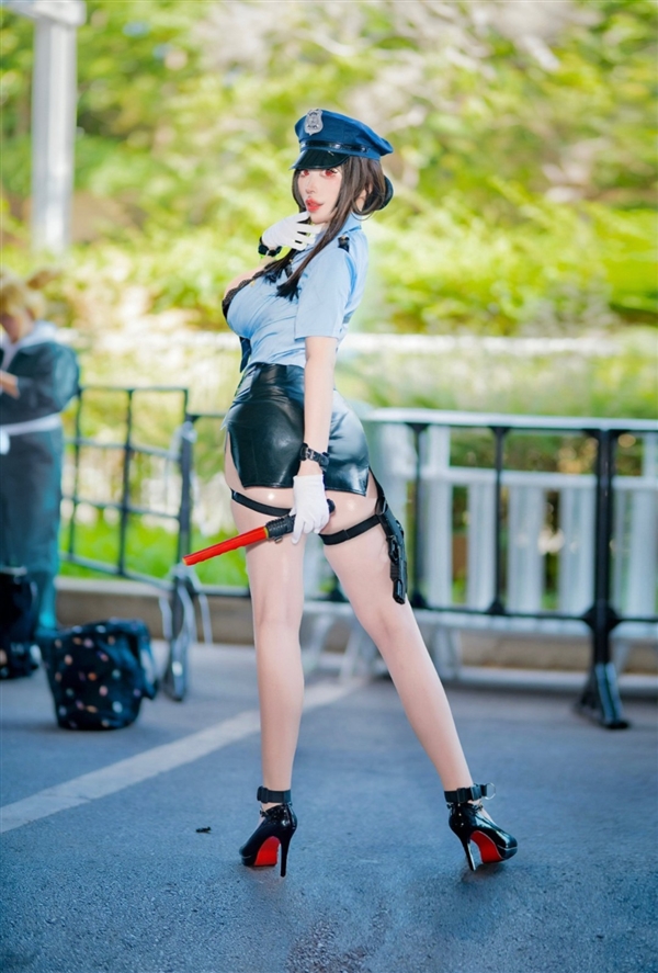 日本性感小姐姐Cos尼尔2B：非常吸睛