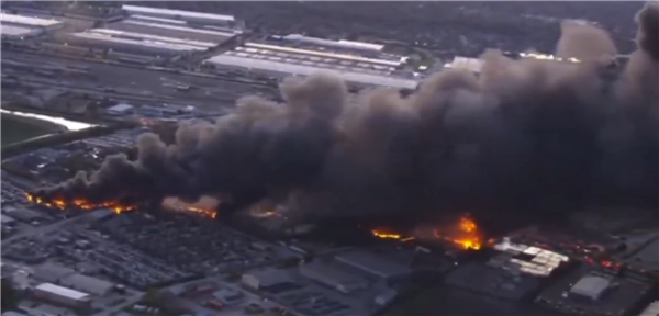 载28万加仑燃油!美国UPS一货机坠毁爆燃:已致7人死亡