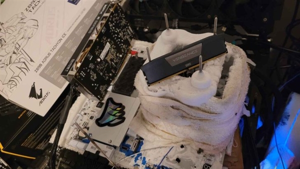 DDR5超频世界纪录迈出一大步！达到惊人13153MT/s