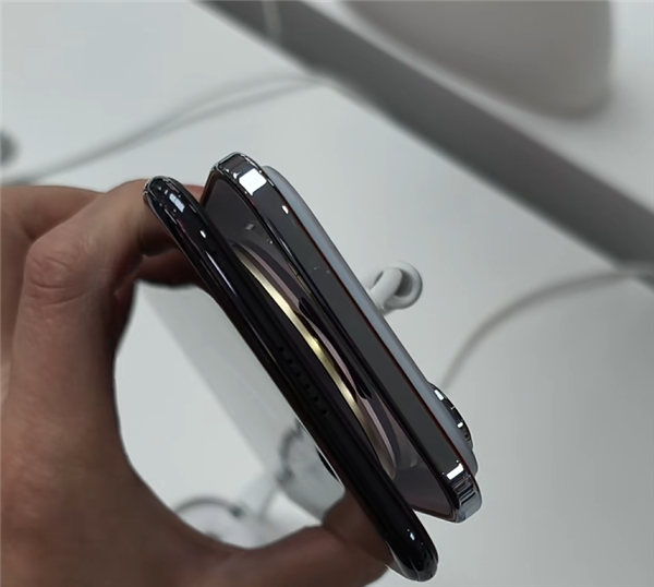 都叫Air!华为Mate 70 Air与iPhone Air真机对比来了