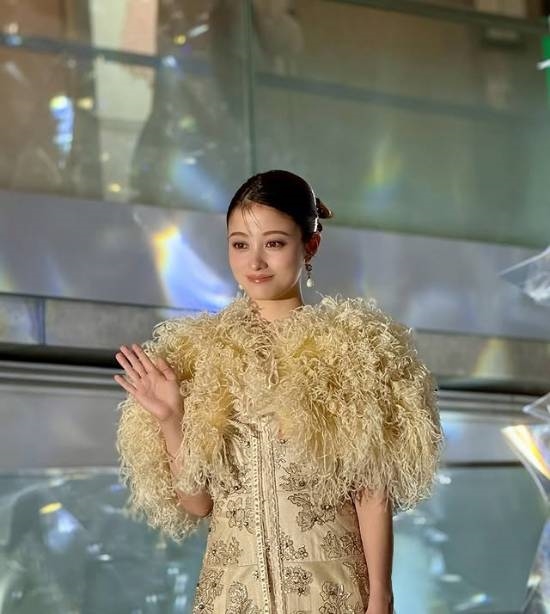 颜值即正义!日本“千年一遇美少女” 桥本环奈晒新照引围观 宅男最爱