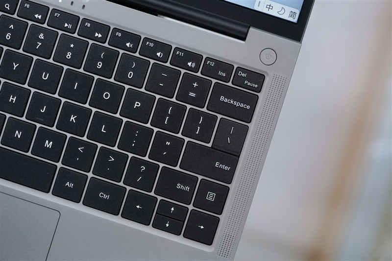 奥睿科Obook超能本评测：外设龙头的跨界作品 设计独特充满品牌特点