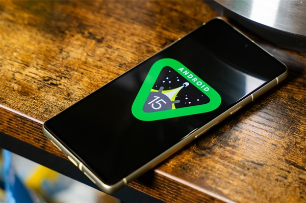 手机圈一直流行晚买享折扣:今年逻辑彻底变了 存储芯片大涨