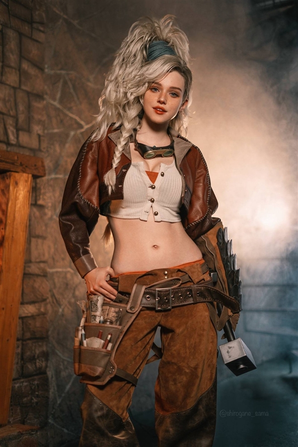 确实火热! 毛妹cos《怪物猎人:荒野》杰玛