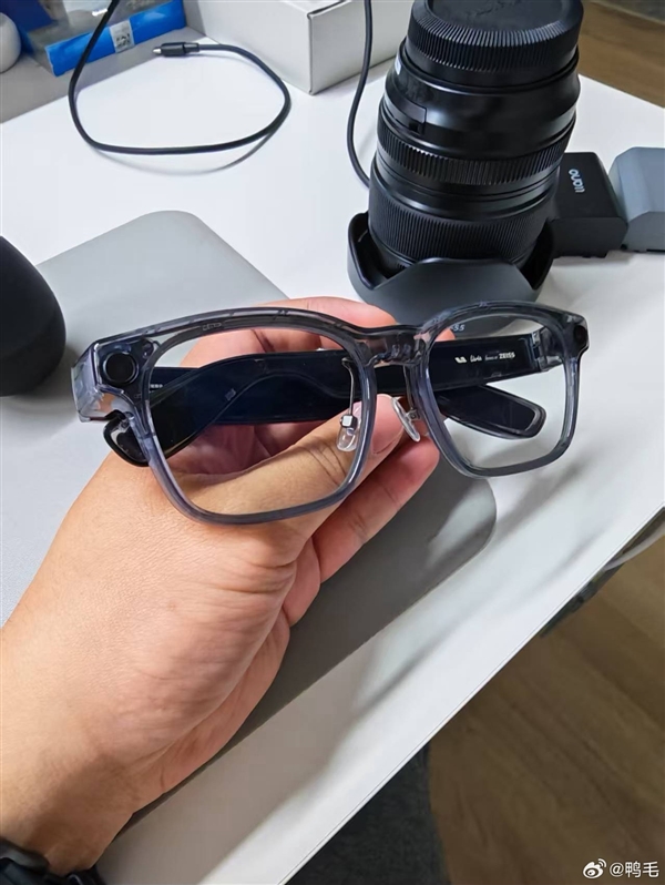 颜值如何 理想AI智能眼镜Livis真机曝光：今晚公布售价