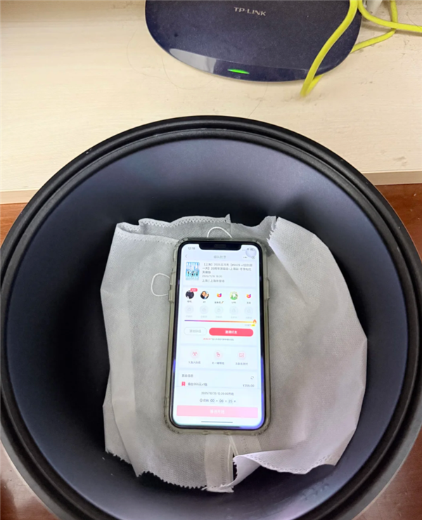 网友称手机放电饭煲内胆抢票成功率陡增 多家手机品牌客服回应