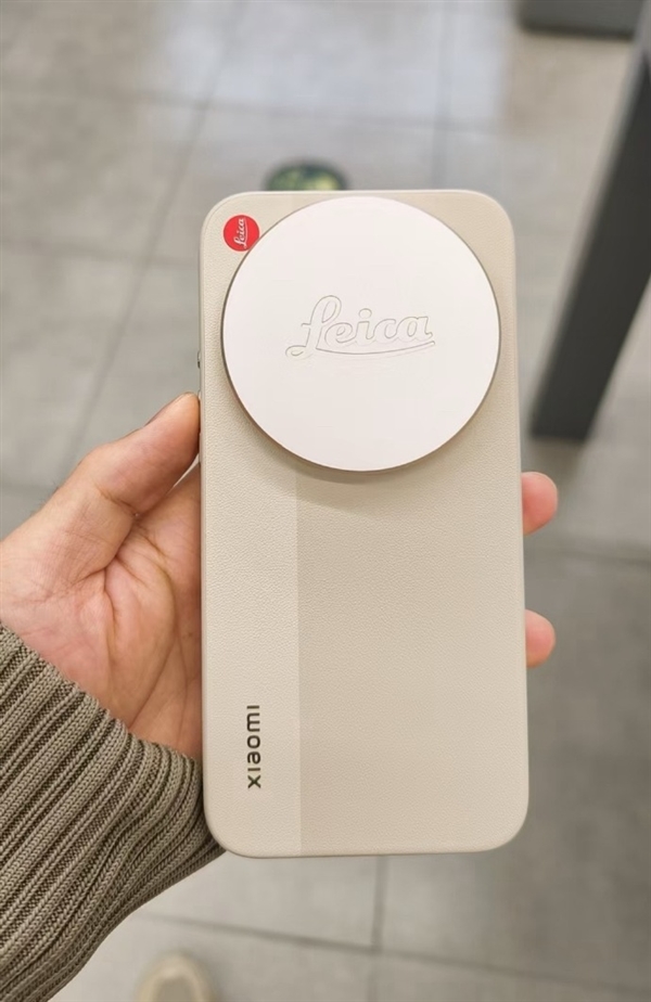 小米17 Ultra开卖 线下用户首选徕卡版：7999元定价良心