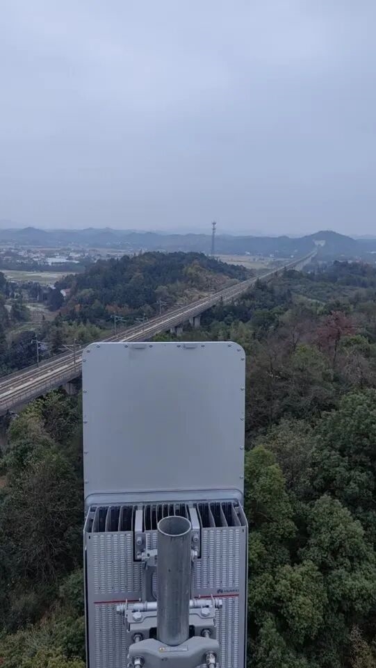 华为完成京广高铁湖南段5G升级：平均下载速率翻倍